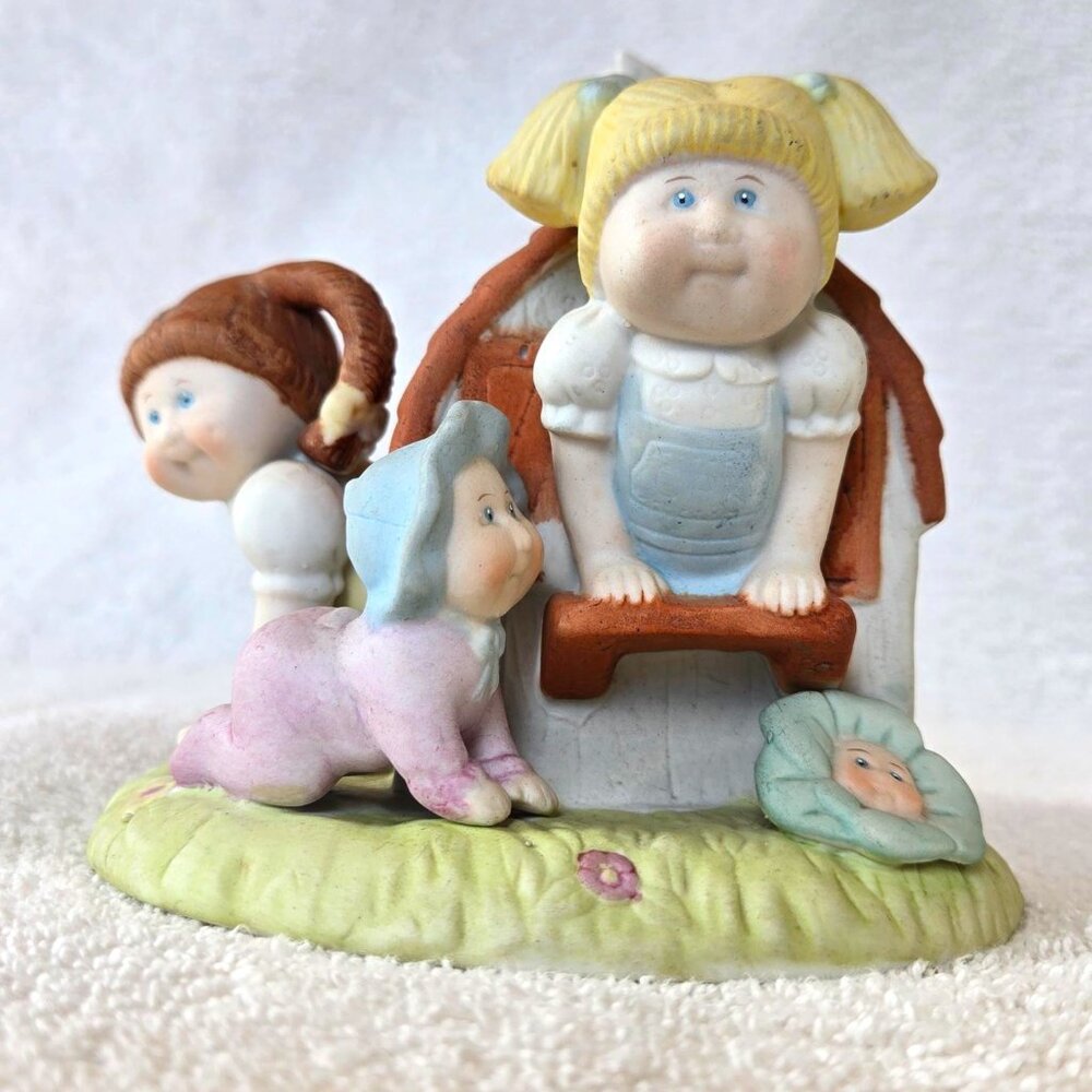 Cabbage Patch Kids Clubhouse Porcelain Figurine by Xavier Roberts 1984 Vintage